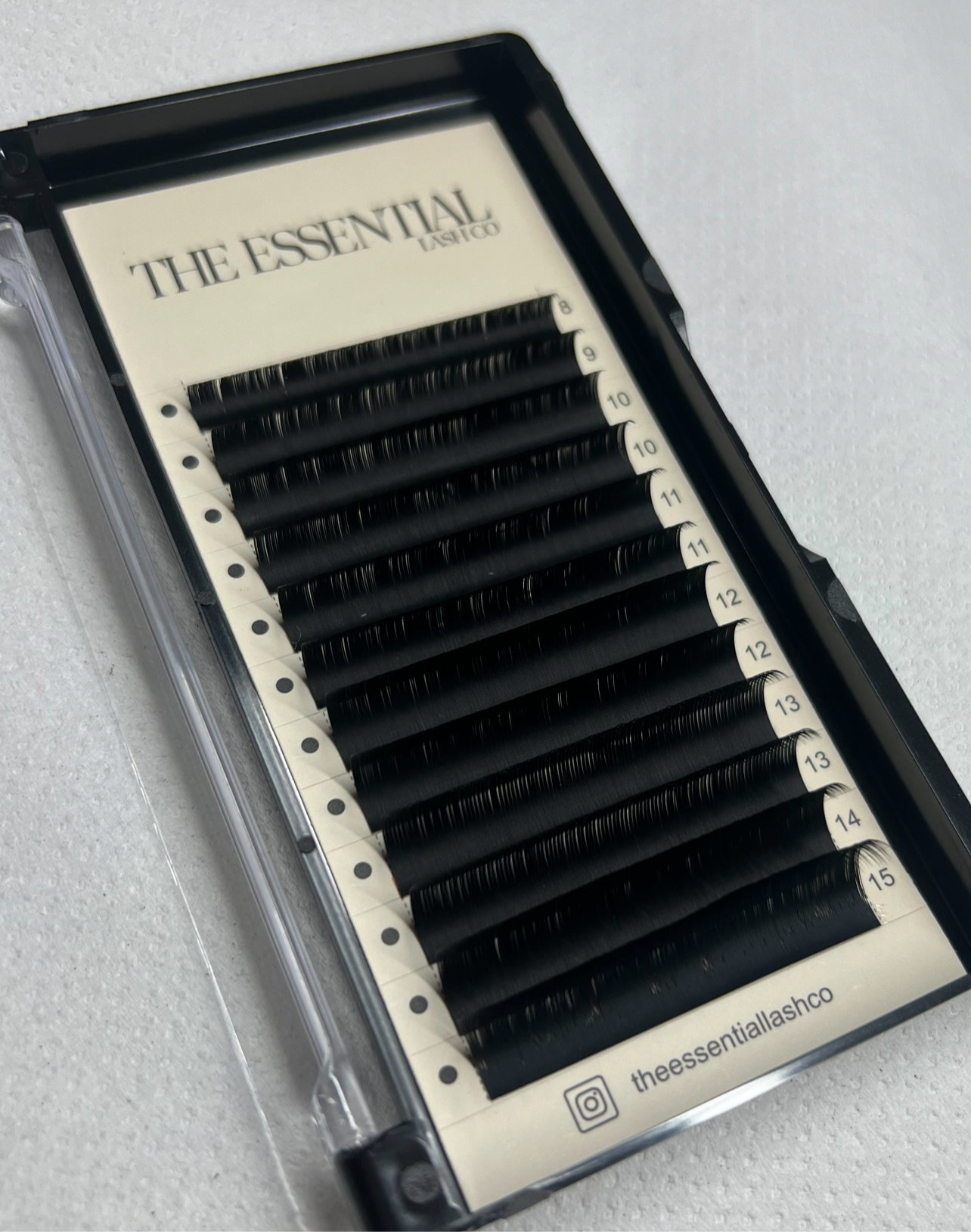 Black Flat Classic Lash Extensions Mixed Tray